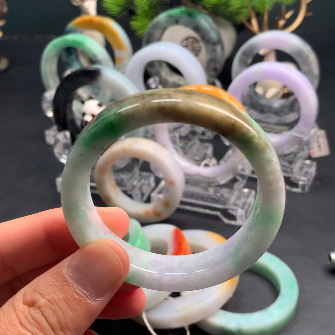 未镶嵌手镯定制翡翠