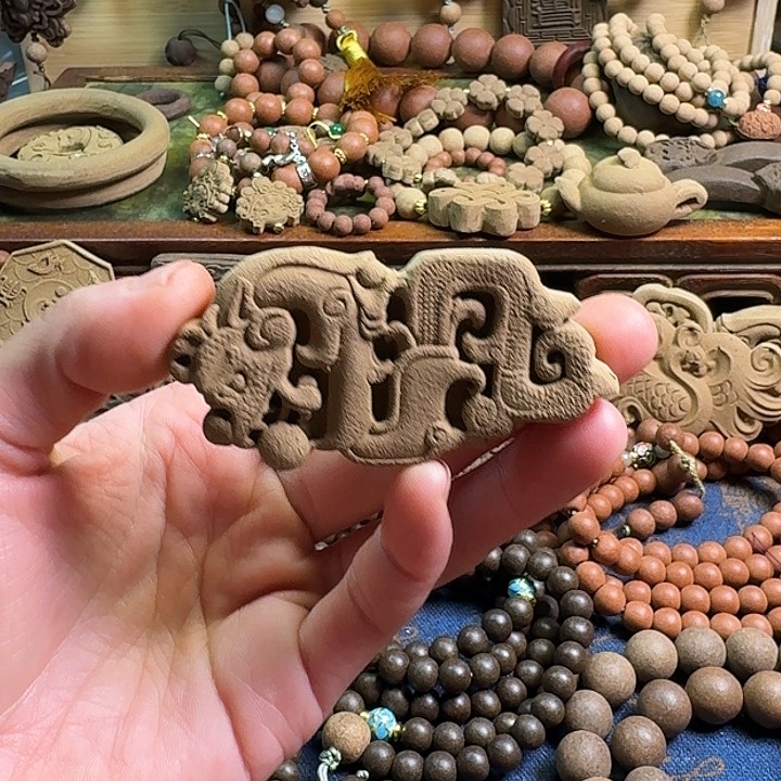 龙涎香方战龙瑕疵香牌