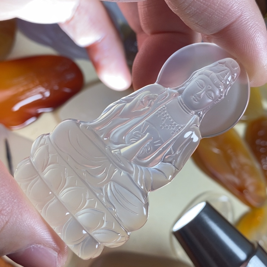 玛瑙/玉髓未镶嵌颈饰冰种玛瑙观音