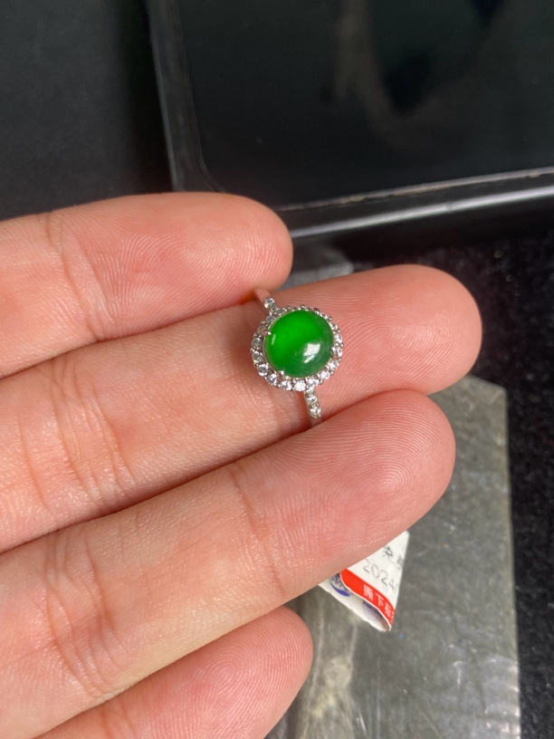 天然A货绿蛋戒指