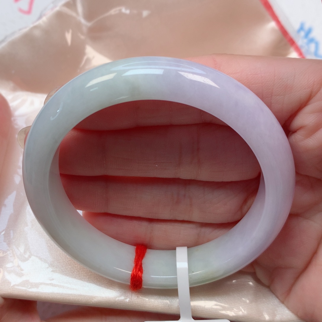 翡翠手镯未镶嵌54圈 半山水