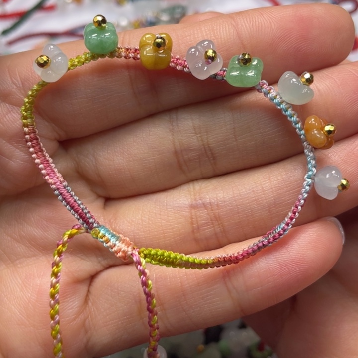 翡翠未镶嵌手绳6899999999