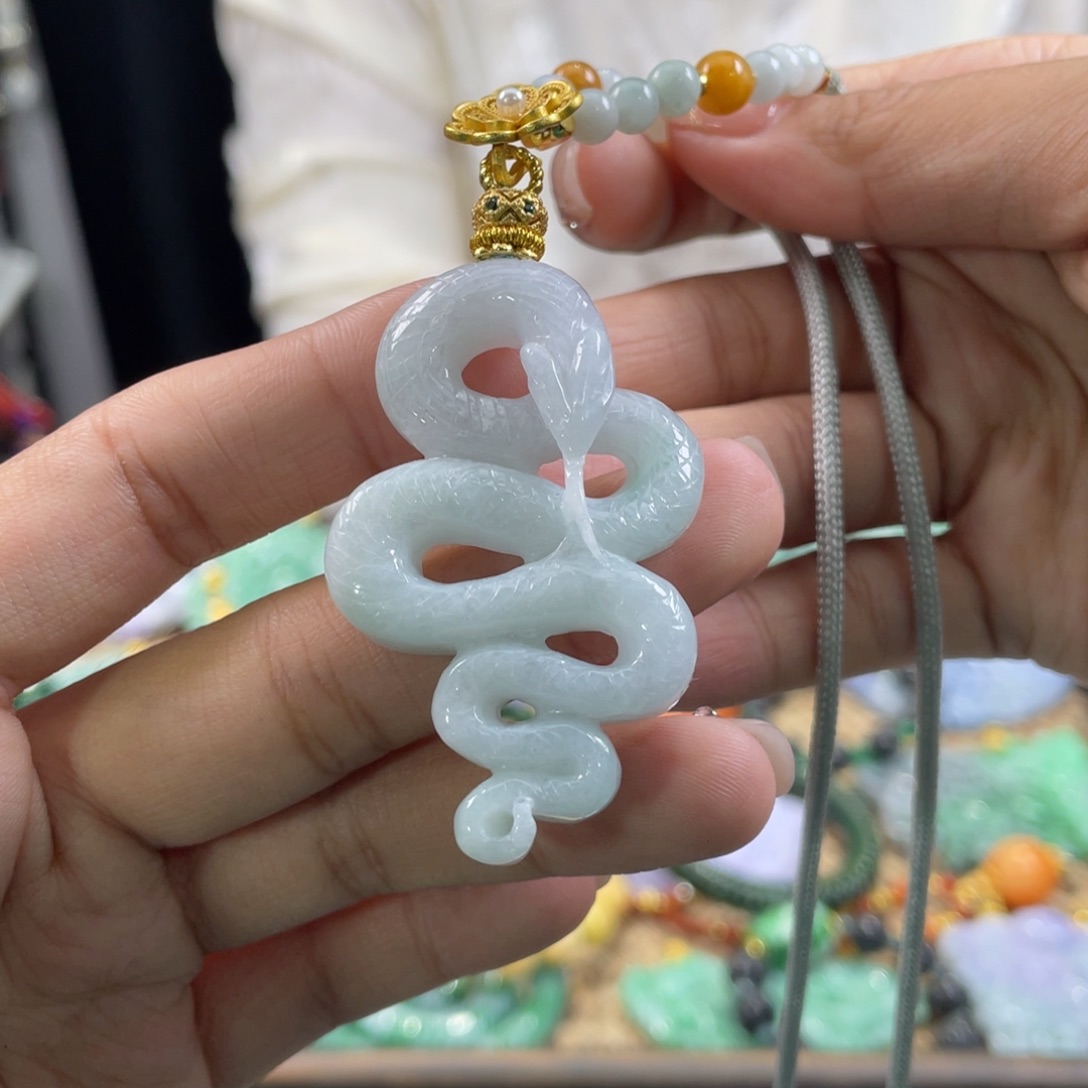 翡翠颈饰未镶嵌代编织