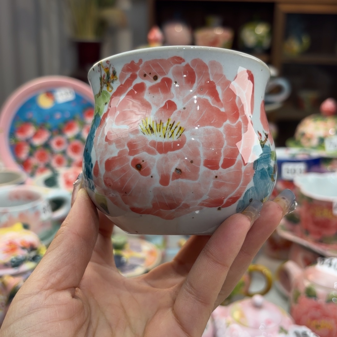 瓷片在这里我们就像我说得很明白