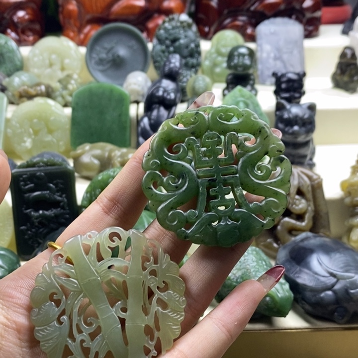 和田玉颈饰未镶嵌用****2