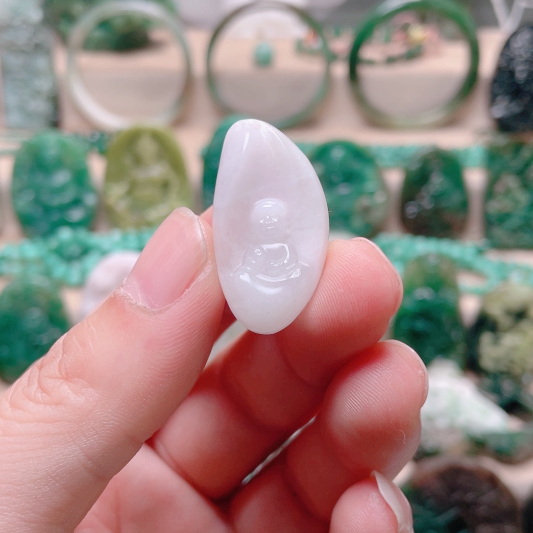独山玉未镶嵌颈饰