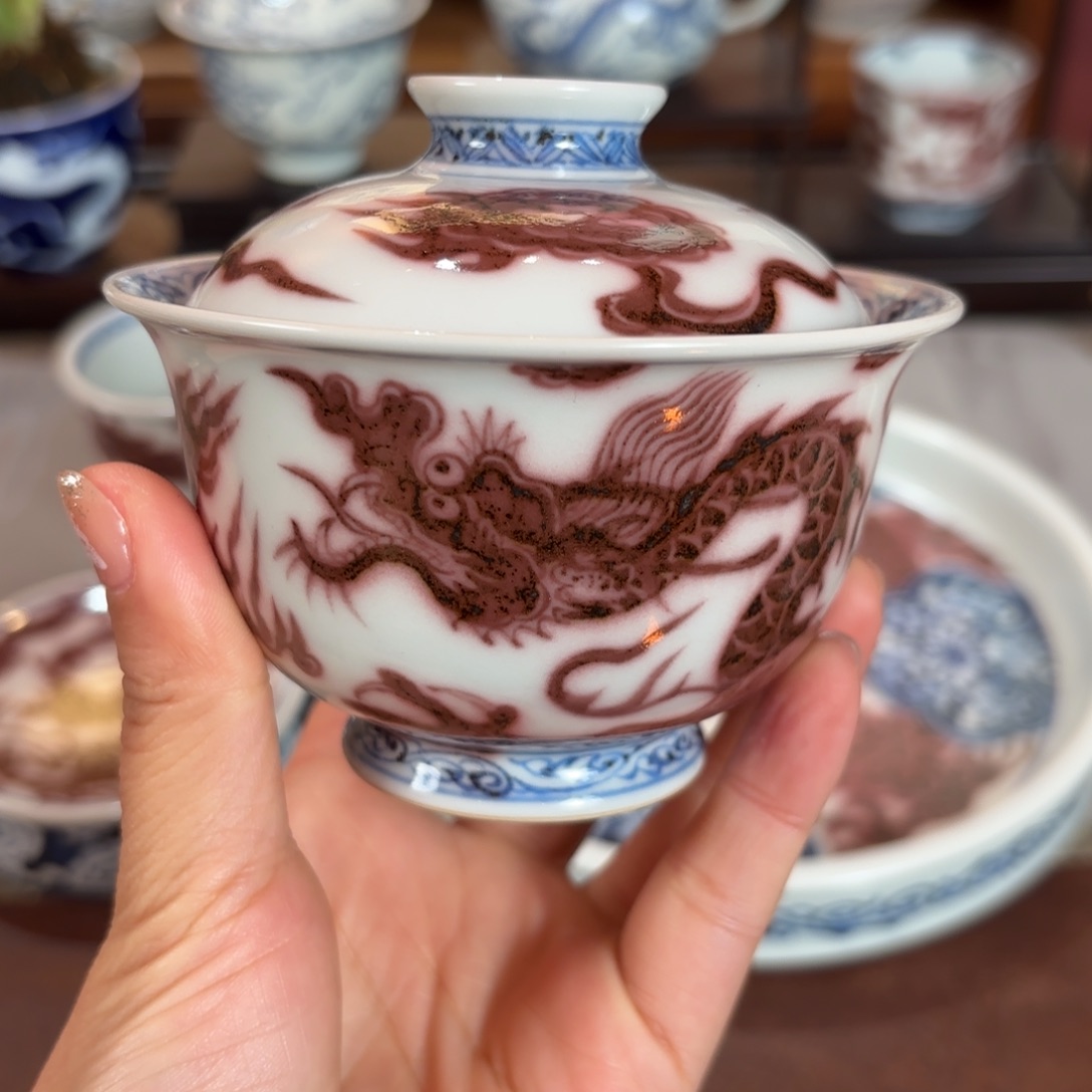 杯青花釉里红铠甲龙盖碗