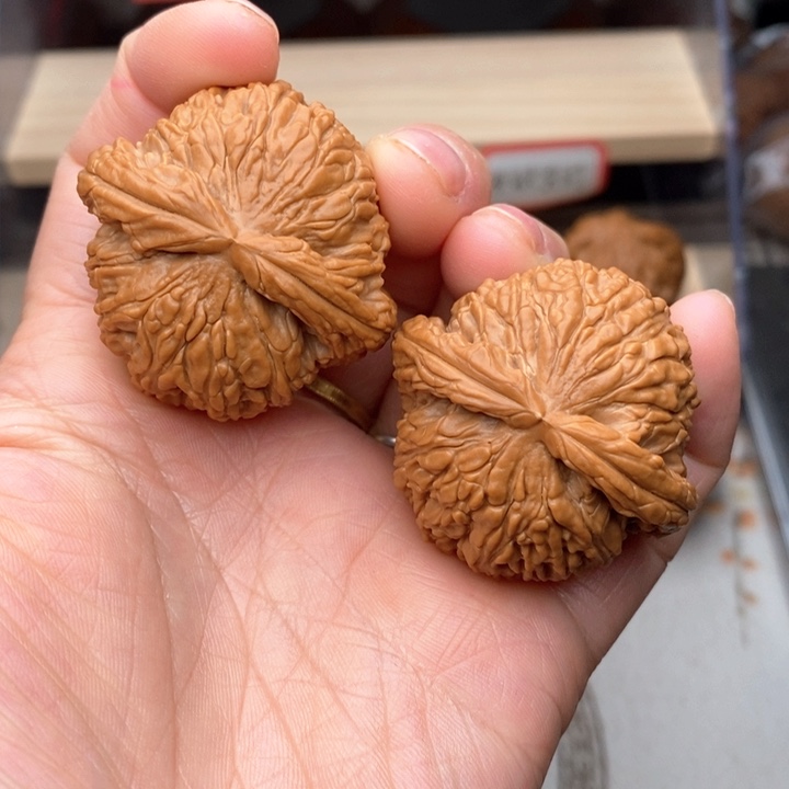 核桃把件白狮子核桃