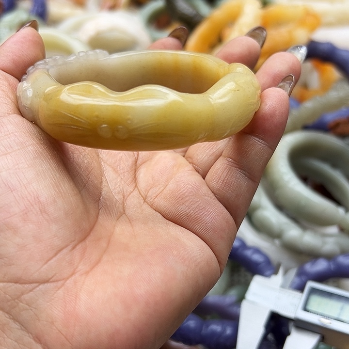 未镶嵌手镯石英岩玉夢****