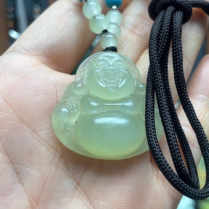 未镶嵌蛇纹石玉颈饰