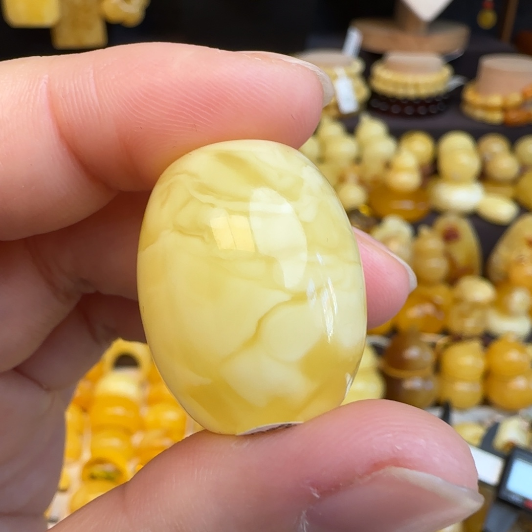 琥珀未镶嵌吊坠(赠链)天然溶洞妖花蜜蜡桶珠