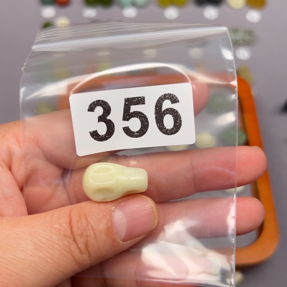 未镶嵌蛇纹石玉颈饰华*