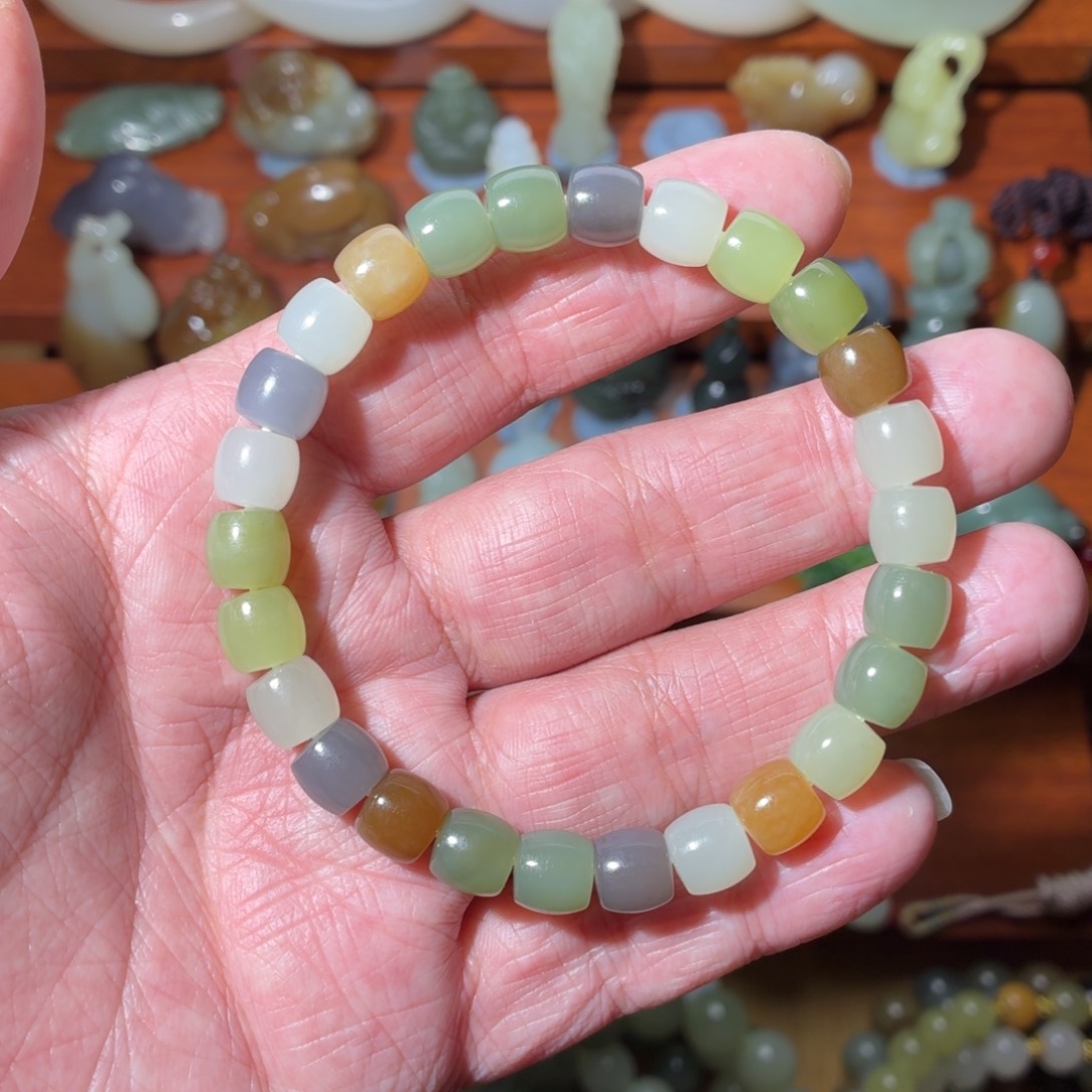 顺***。和田玉未镶嵌手串