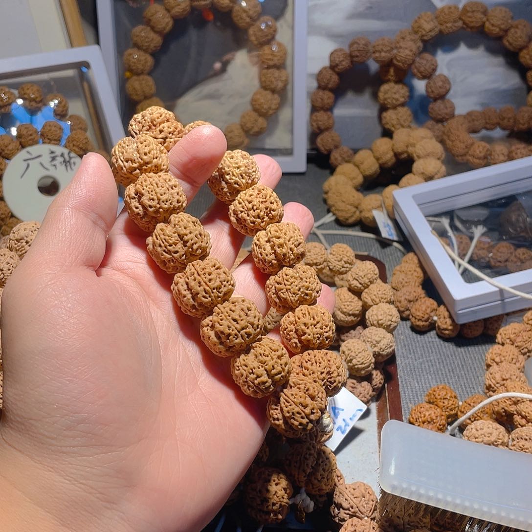 手串金刚菩提二**六梅花