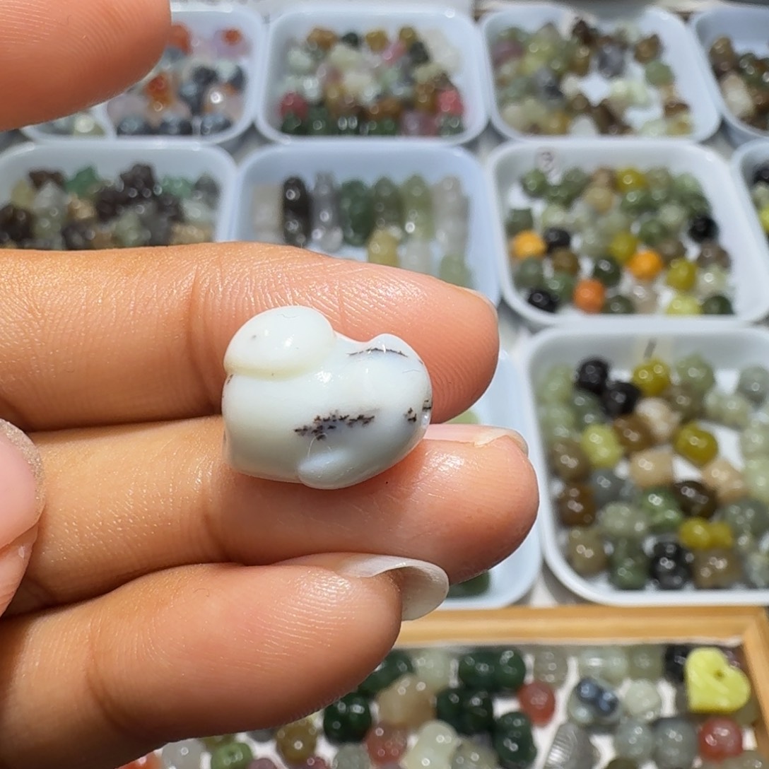 和田玉未镶嵌珠宝奇石