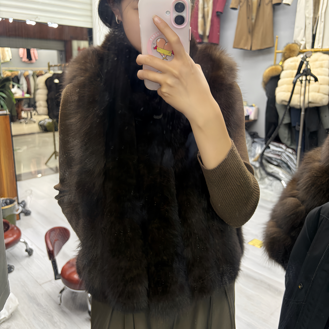 2025新款狐狸毛皮草竖条马甲显瘦气质款