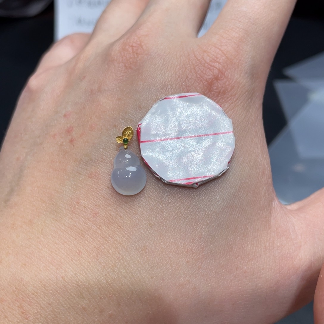 翡翠颈饰18K金镶嵌多样性