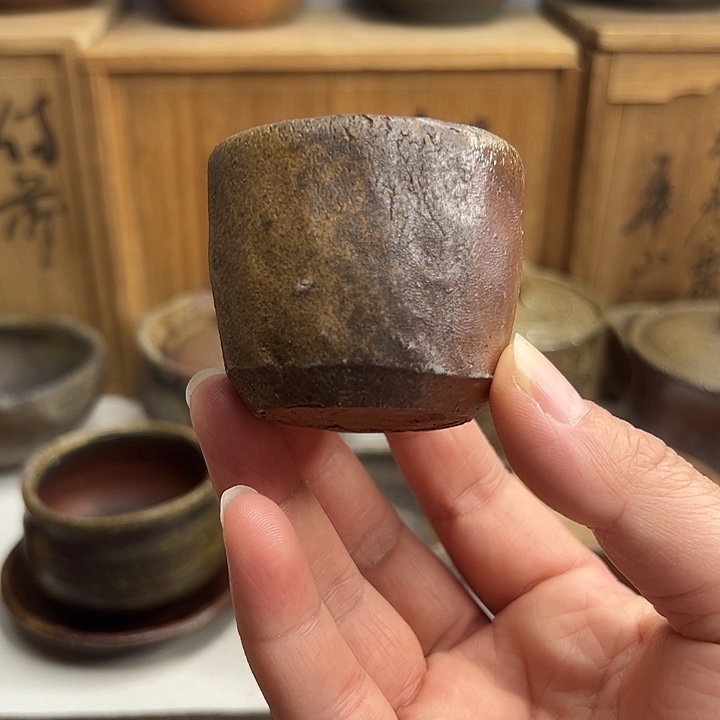 备前烧，手捻杯，款自查，杯身磨皮，无配件，