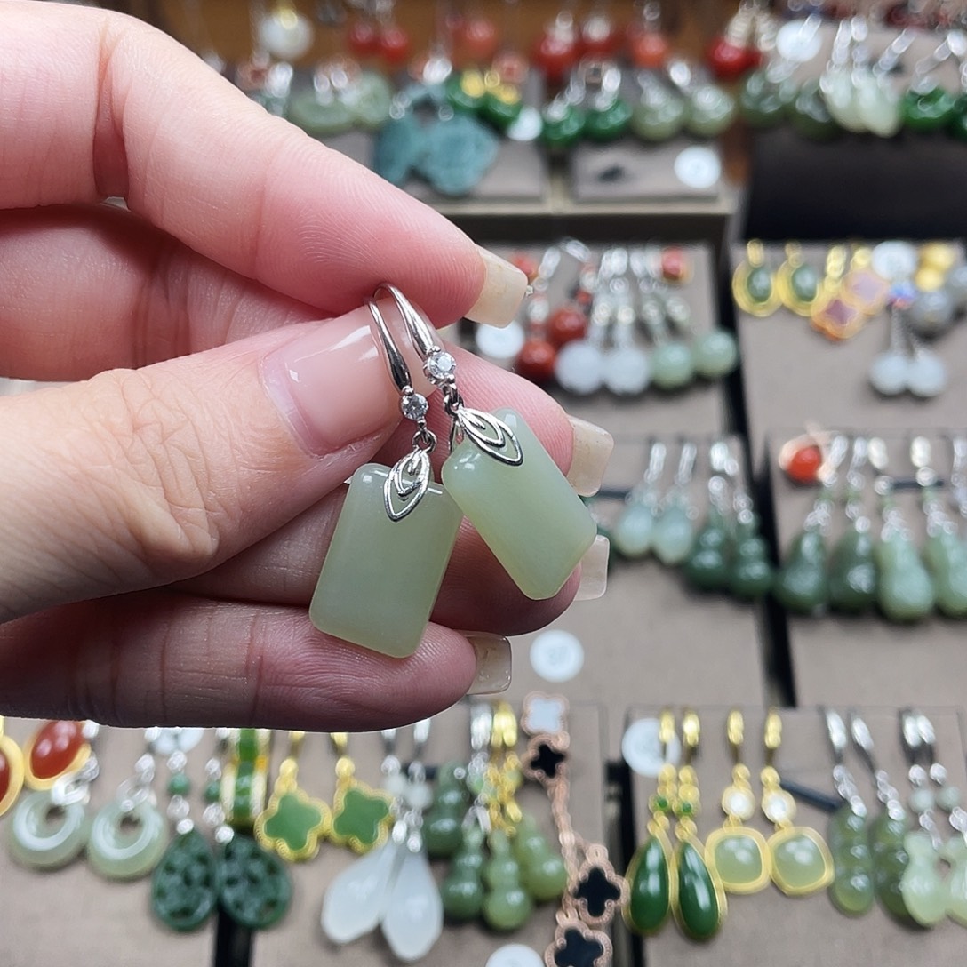 和田玉银S925镶嵌耳饰