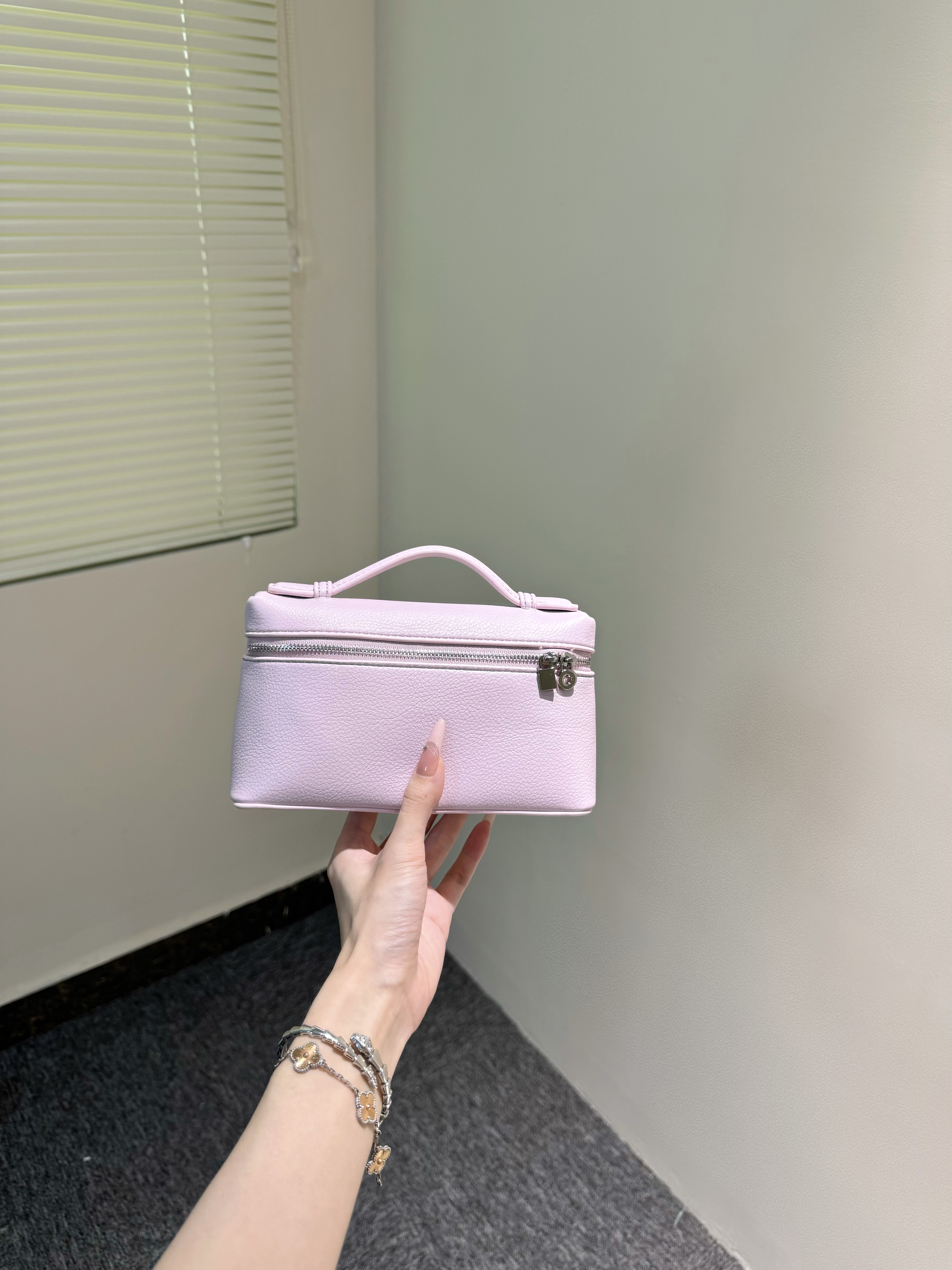 KEK【饭盒包】极简斜挎手机包（无公仔挂件）