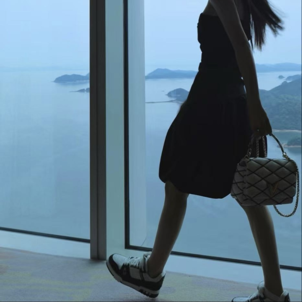 四季款百搭潮流休闲鞋男女情侣款板鞋时尚透气