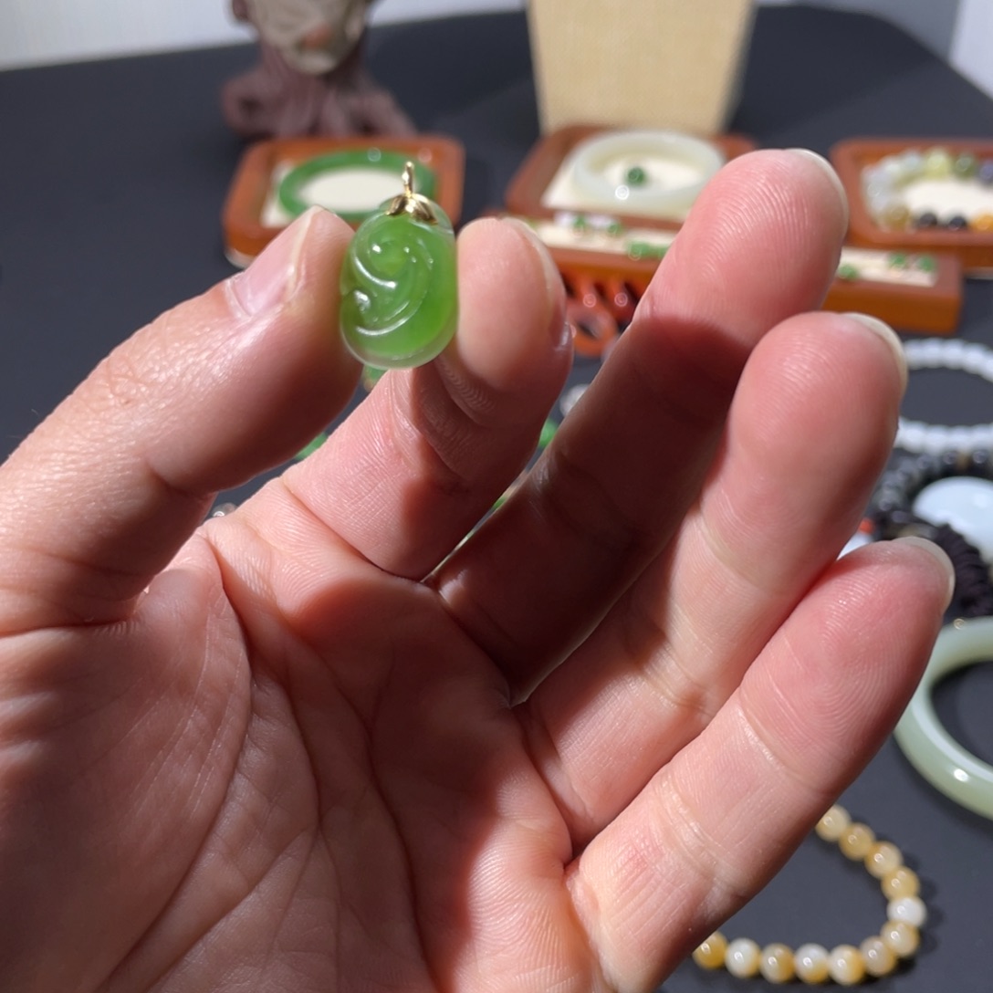 和田玉颈饰18K金镶嵌