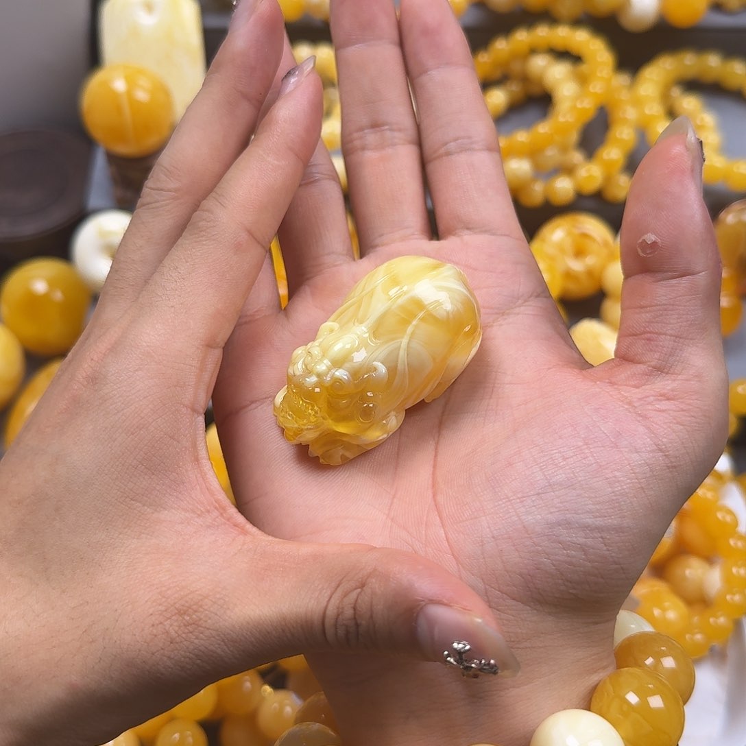 琥珀珠宝奇石未镶嵌貔貅