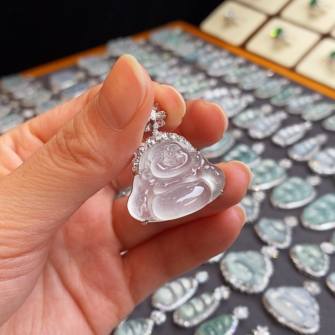 翡翠吊坠(赠链)18K金镶嵌