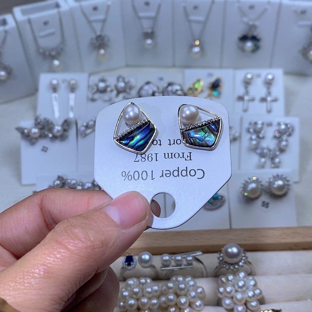 淡水珍珠耳饰未镶嵌