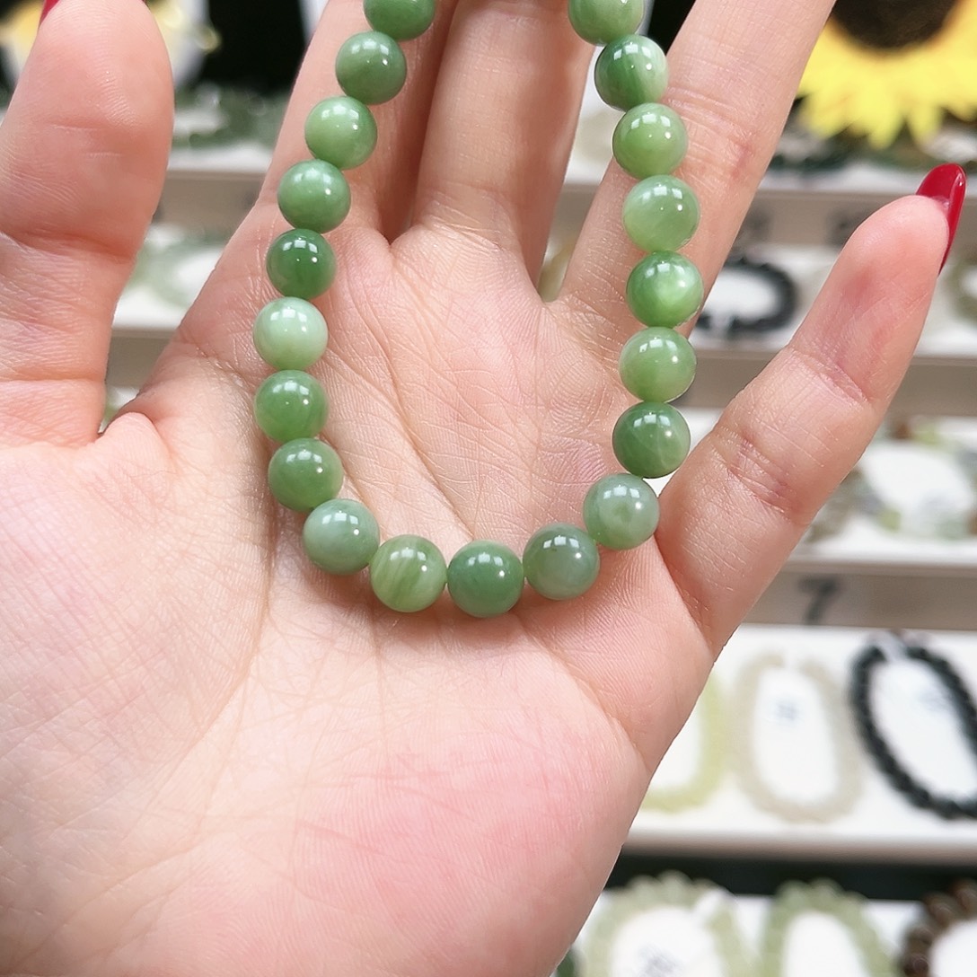 陆***八和田玉未镶嵌手链