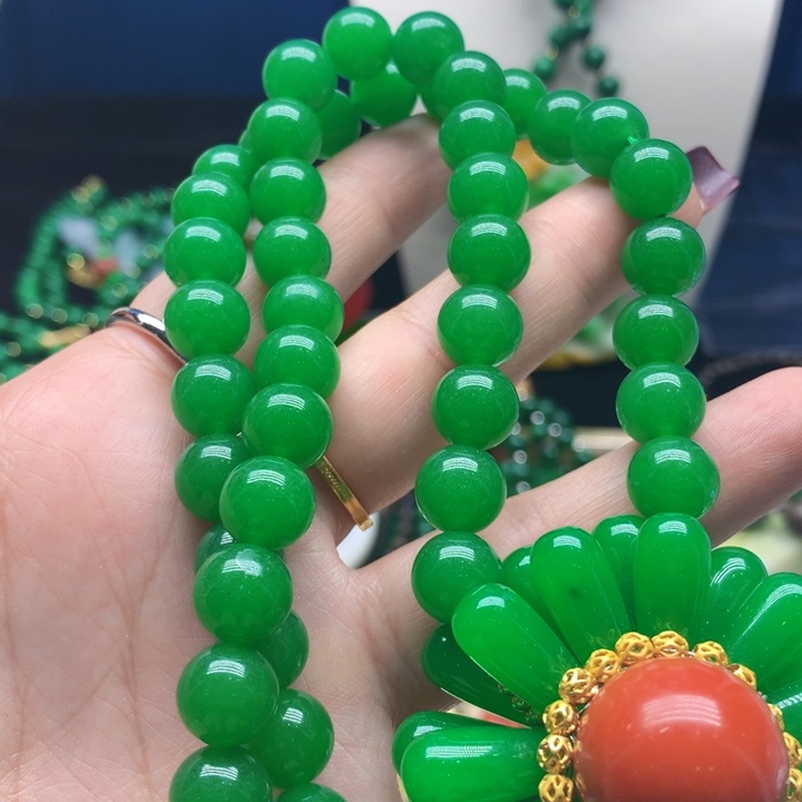 翡翠颈饰未镶嵌吊坠