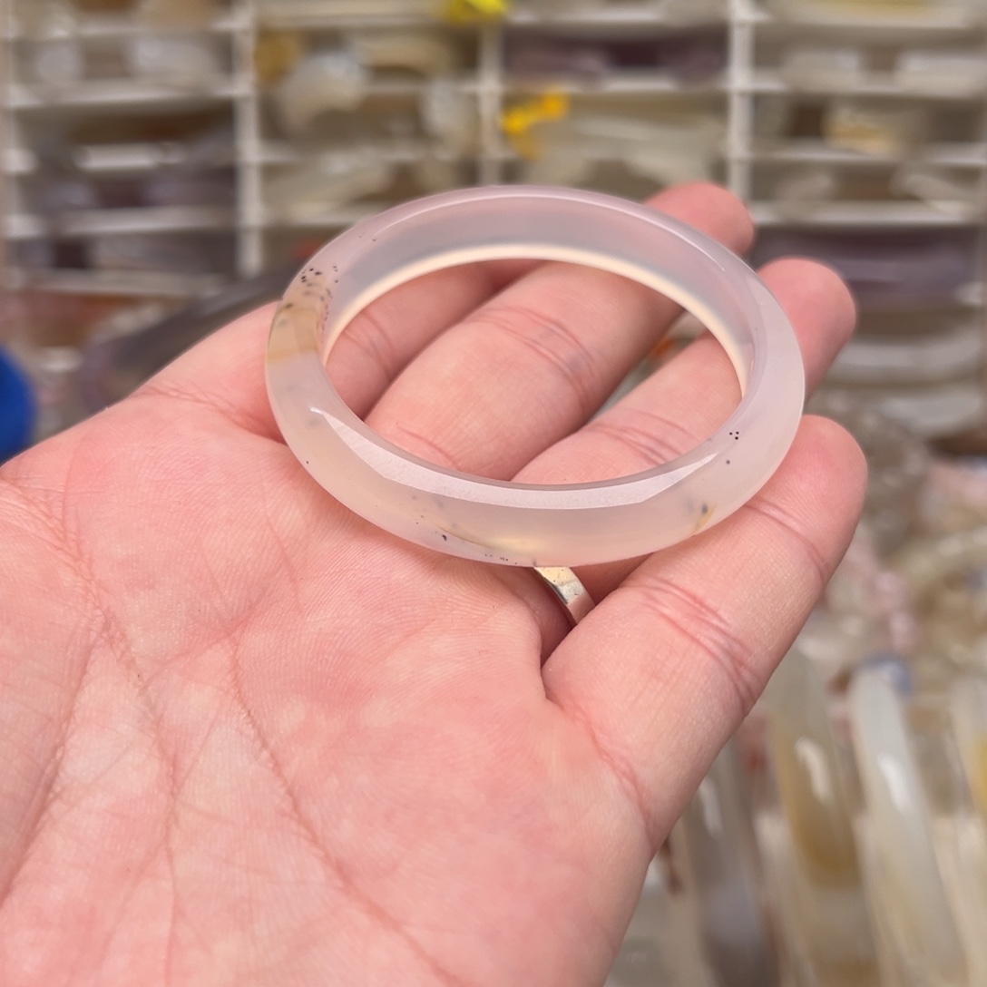 玛瑙/玉髓未镶嵌手镯50.8圈口出单号运费10不退