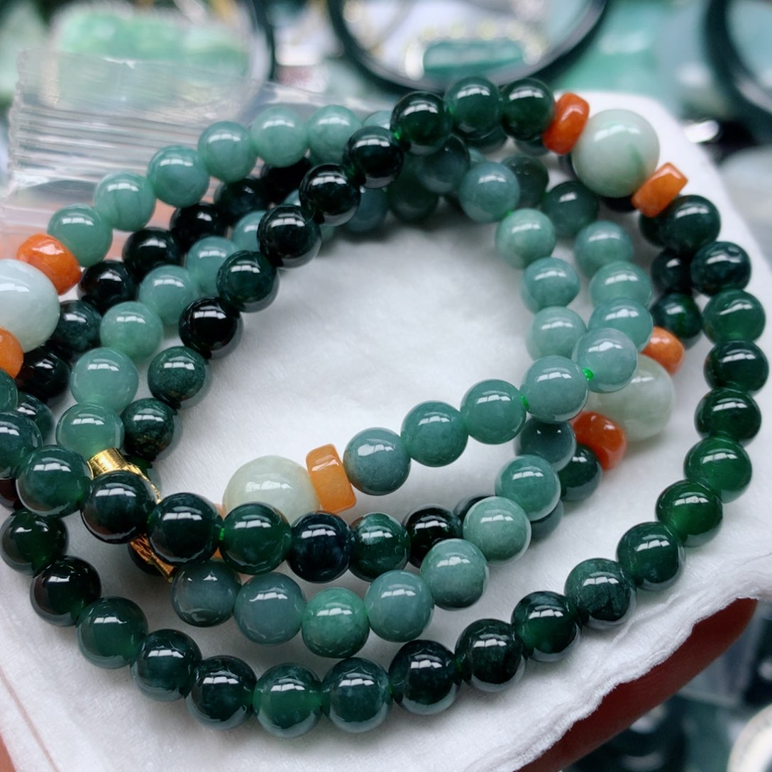 翡翠颈饰未镶嵌手串