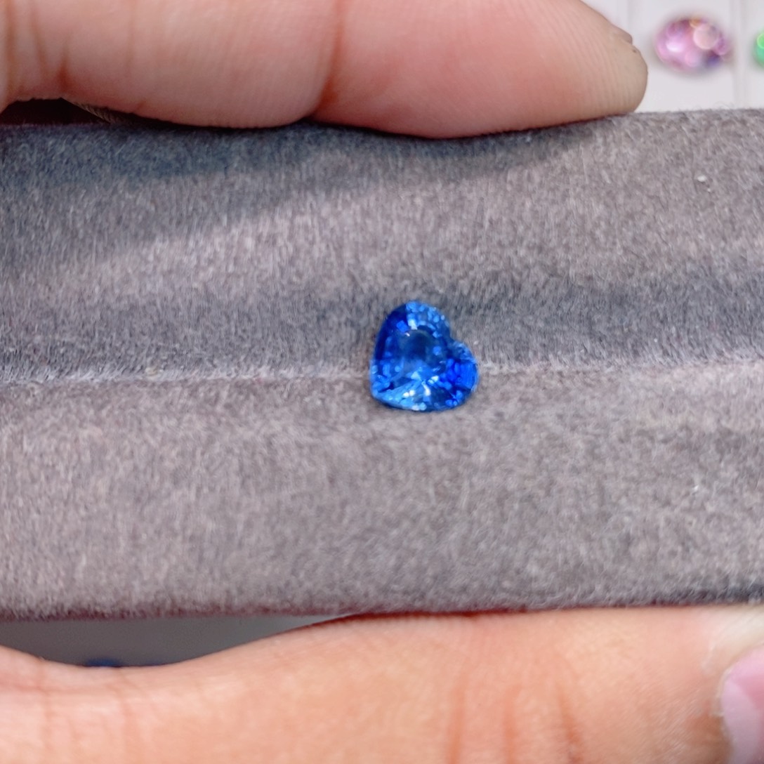 蓝宝石裸石未镶嵌蓝宝石1.59克拉
