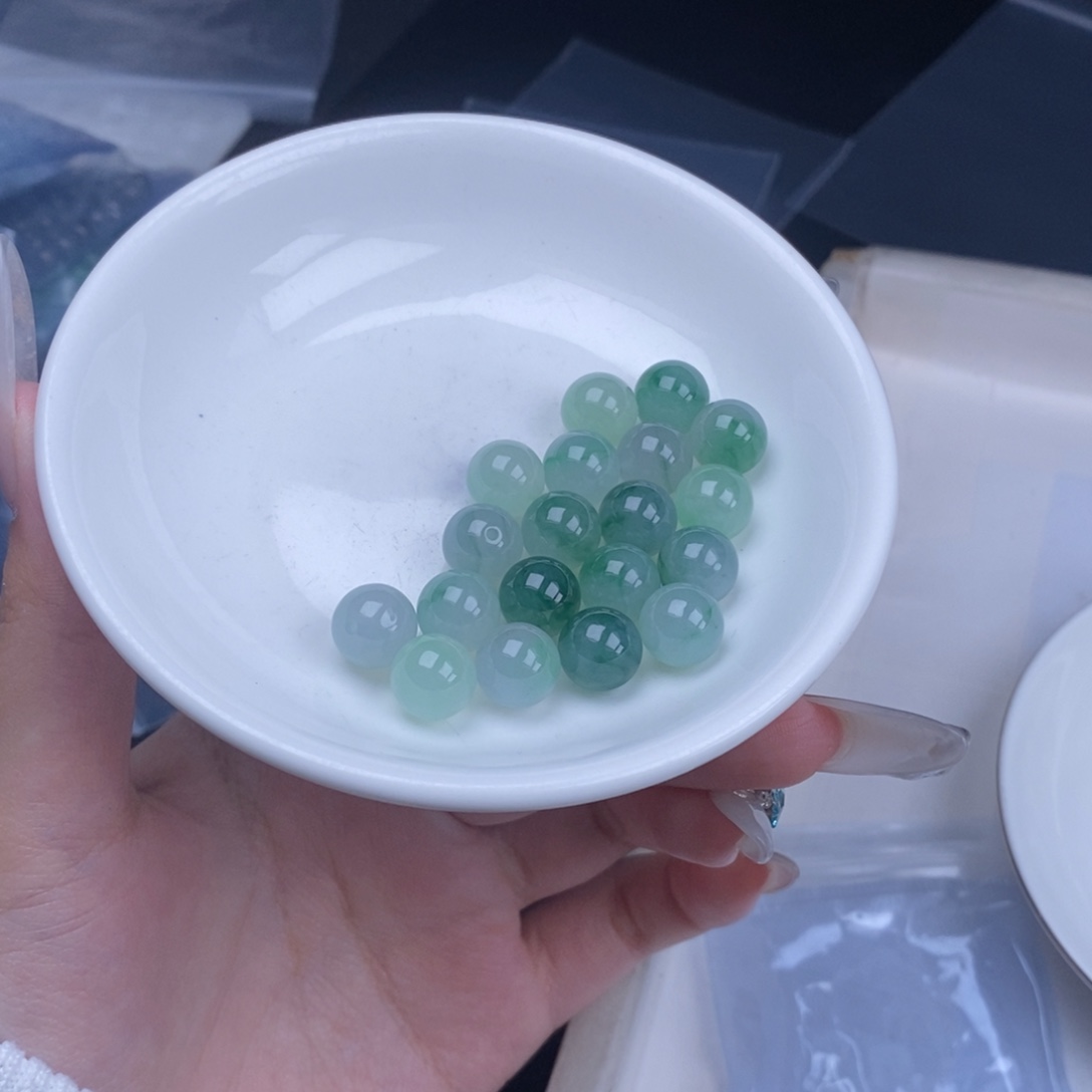 ᑋ****翡翠未镶嵌颈饰翡翠