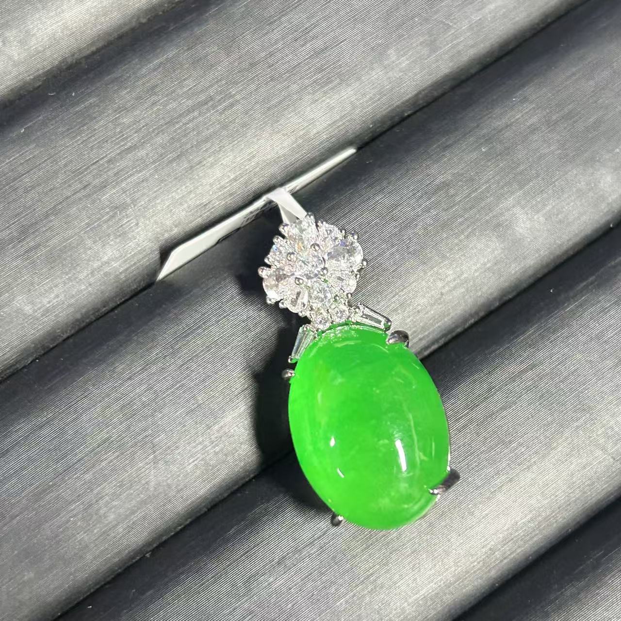 手链 绿翠色蛋面吊坠饰品