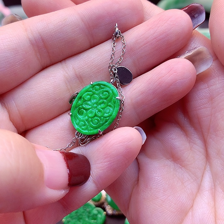 翡翠颈饰银S925镶嵌翡翠