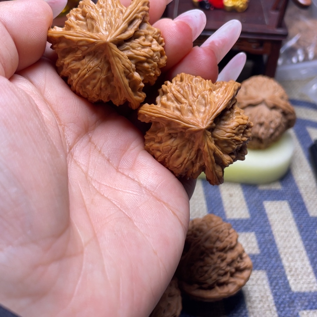 ᥫ***旗吊坠文玩核桃40盘山公子帽三棱