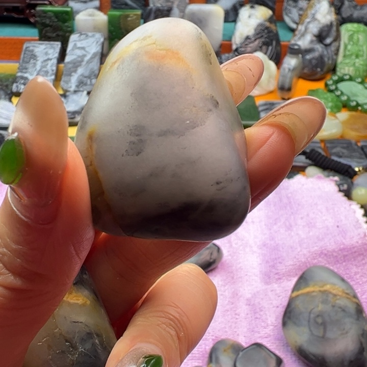 和田玉把件未镶嵌烟**圈