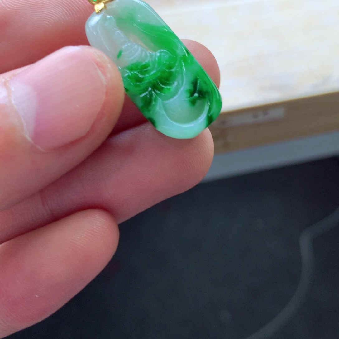 翡翠颈饰18K金镶嵌吊坠