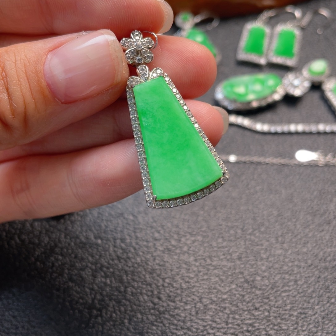 翡翠吊坠(不含链)银S925镶嵌