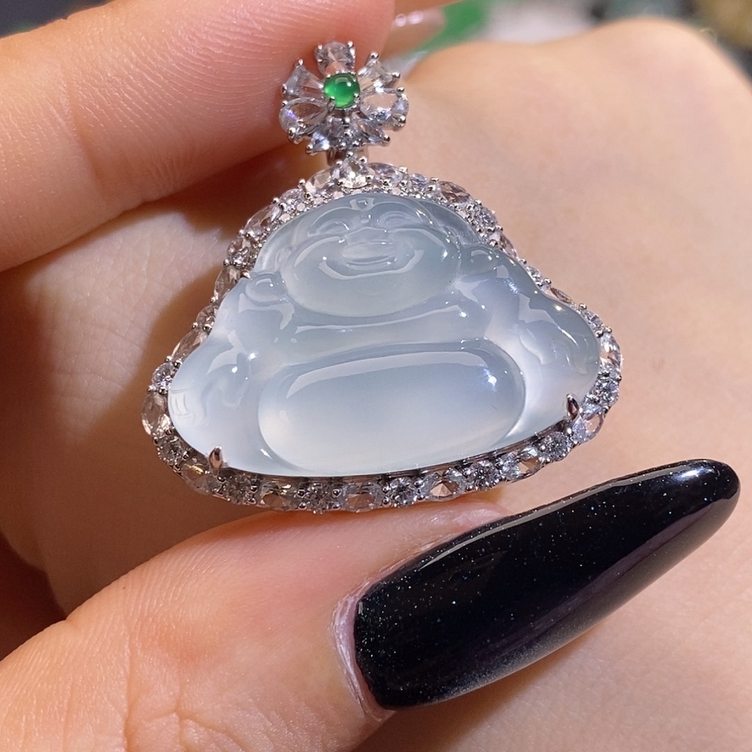 翡翠未镶嵌颈饰佛