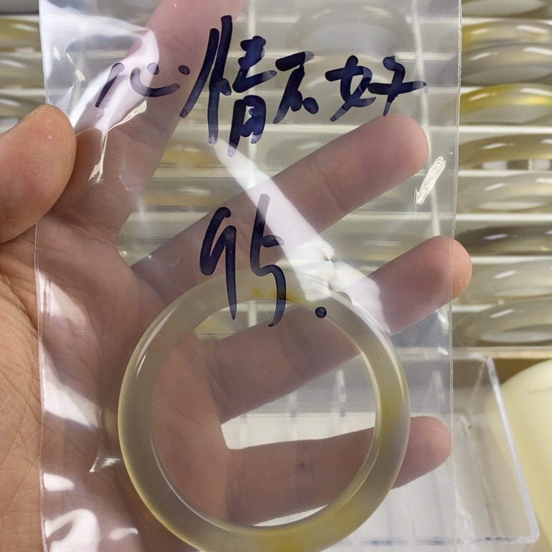 玛瑙/玉髓手镯未镶嵌心****骂