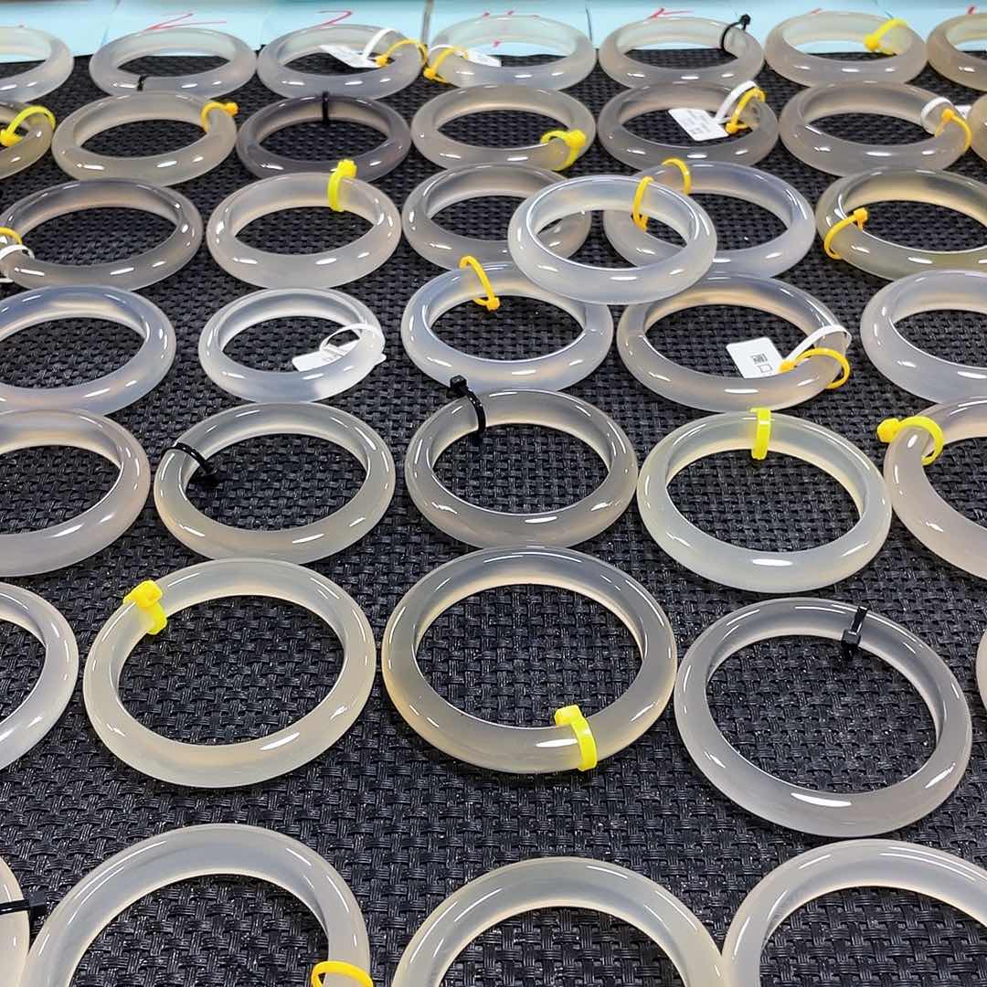 手镯玛瑙/玉髓未镶嵌