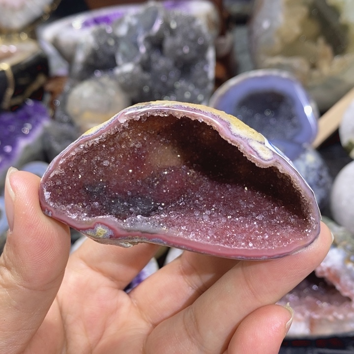 未镶嵌珠宝半成品水晶红软洞