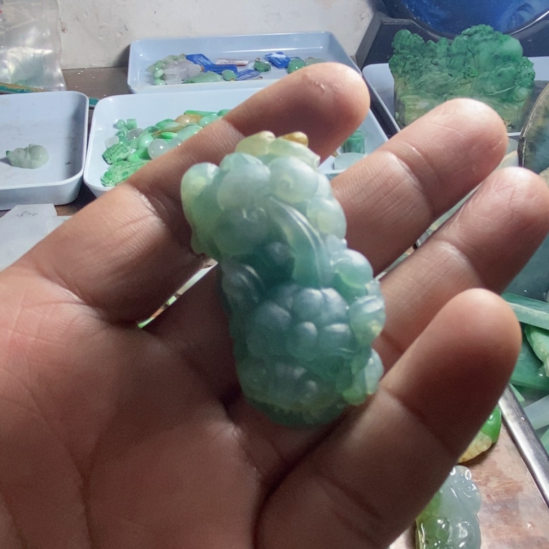 定制翡翠未镶嵌翡翠