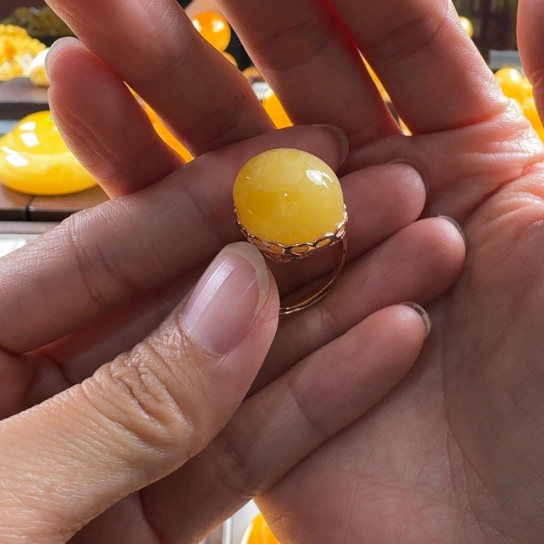 蜜蜡毛衣链未镶嵌大*鱼