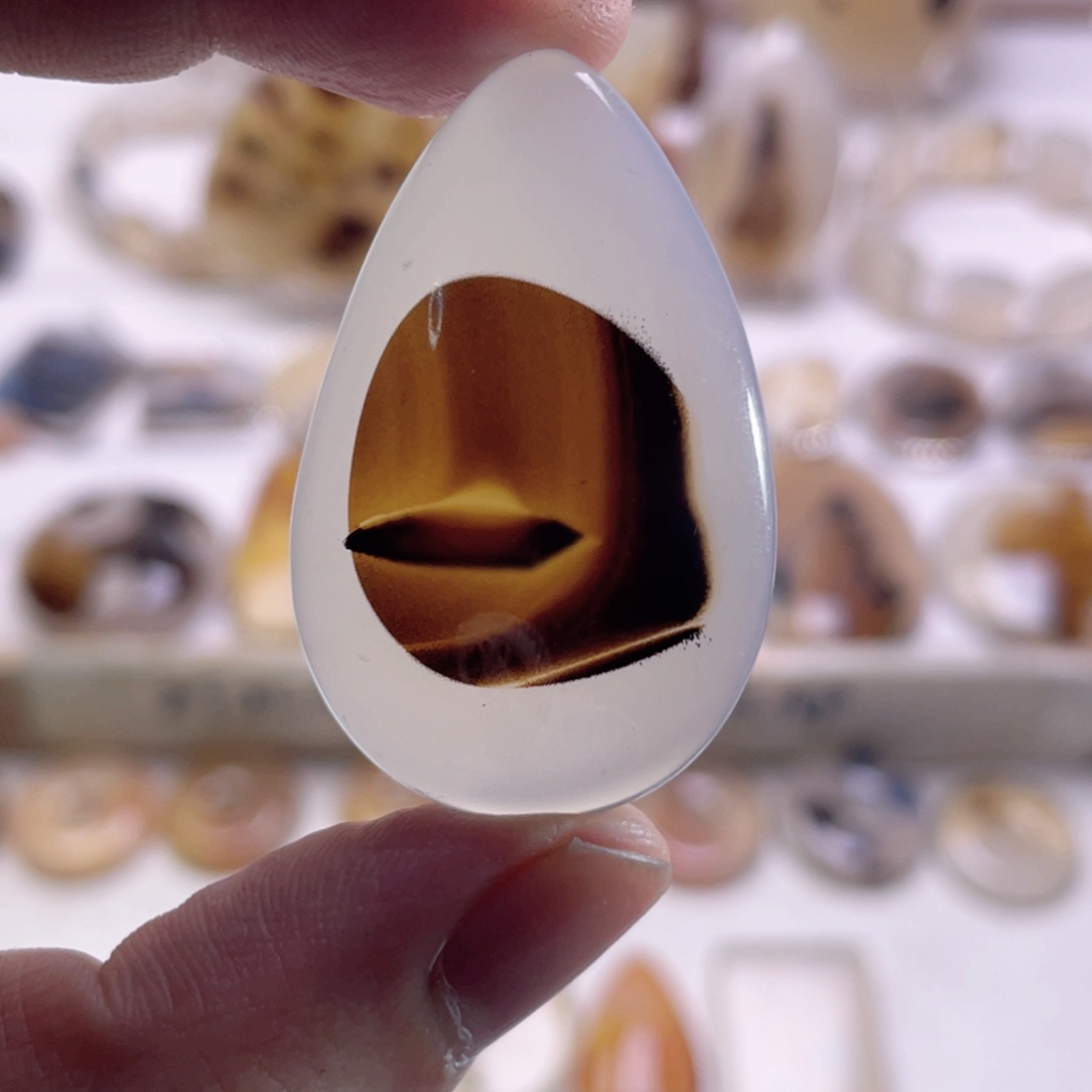 玛瑙/玉髓未镶嵌珠宝奇石