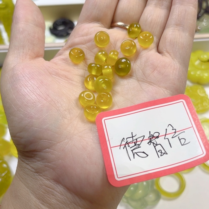 德***信蛇纹石玉未镶嵌颈饰