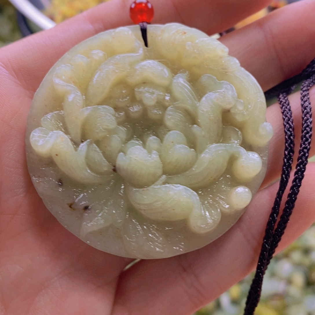 蛇纹石玉吊坠未镶嵌